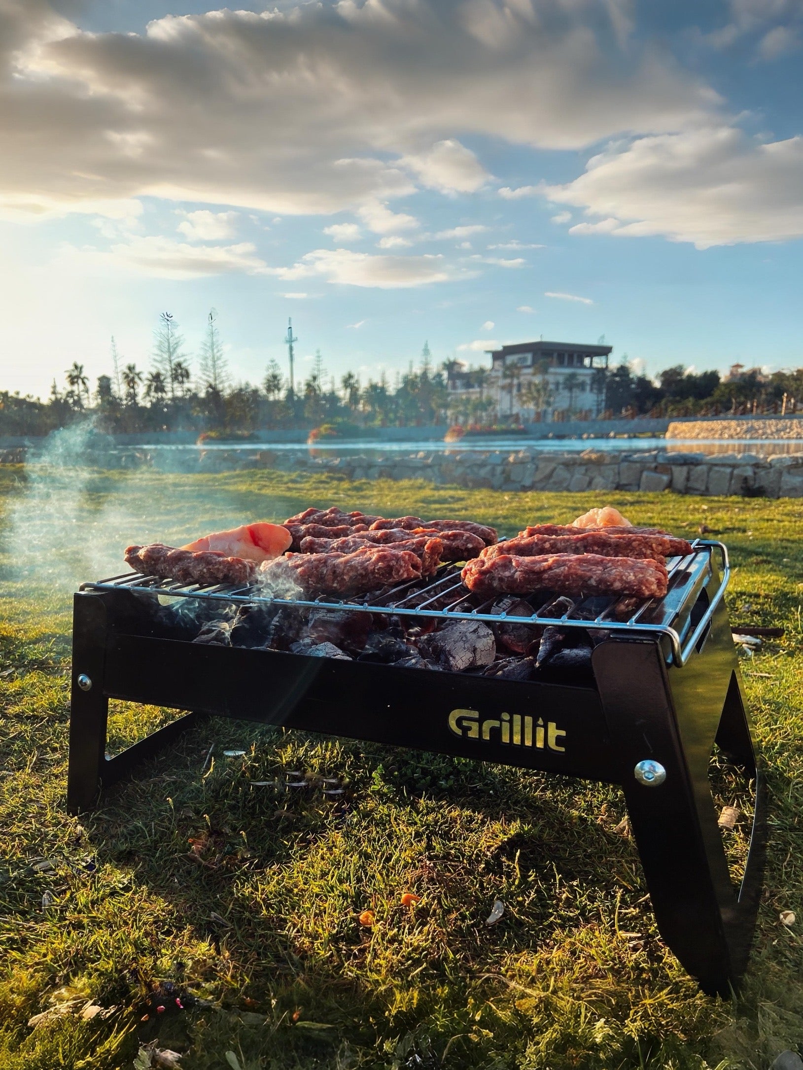 Slim BBQ Foldable grill - Made by Grillit