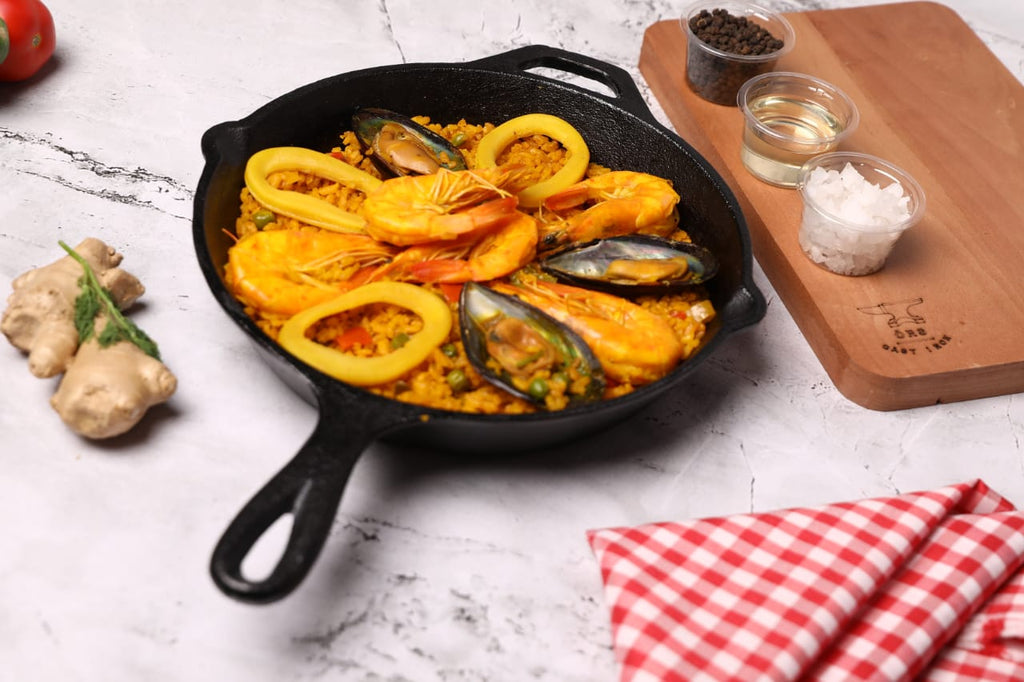 Cast Iron Skillet (3 sizes)